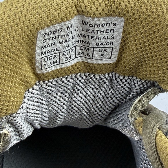 Vasque Breeze Low Hiking Shoe 7.5 Gore Tex Hiking Brown Gray Vibram Womens - Picture 13 of 13